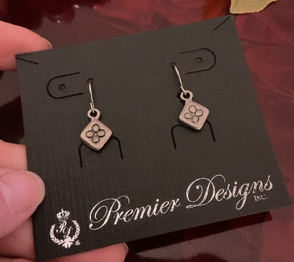 NWT Premier Designs Pewter Earrings Pierced Wires